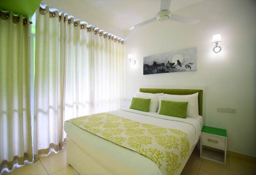 فندق Thilhara Days Inn