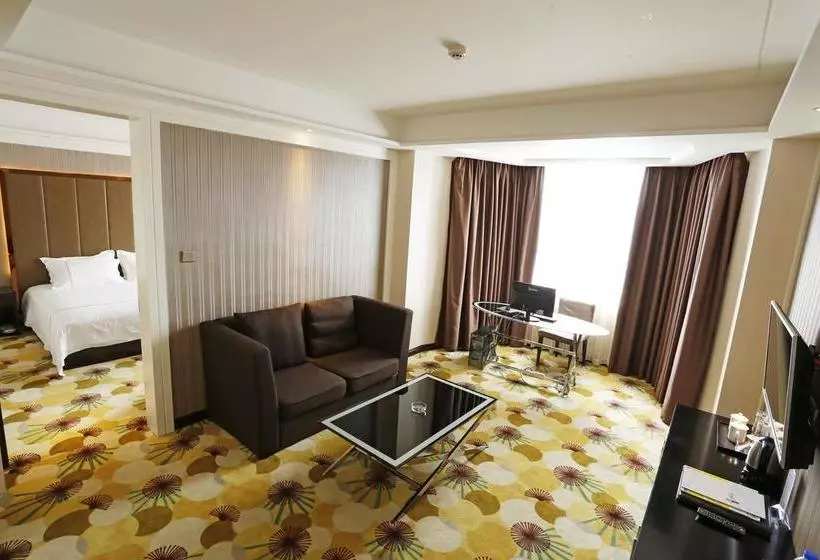 هتل Zhanjiang Jiali International