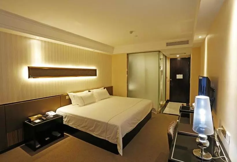 هتل Zhanjiang Jiali International