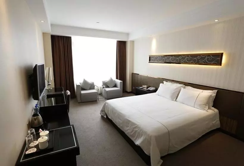 هتل Zhanjiang Jiali International