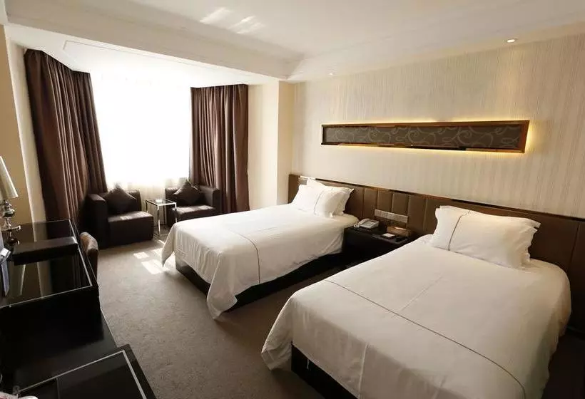 هتل Zhanjiang Jiali International