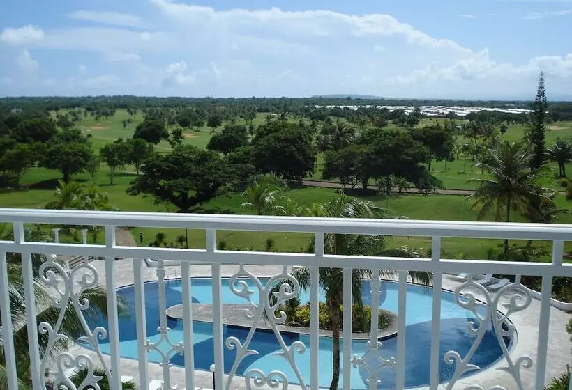 Starts Guam Resort