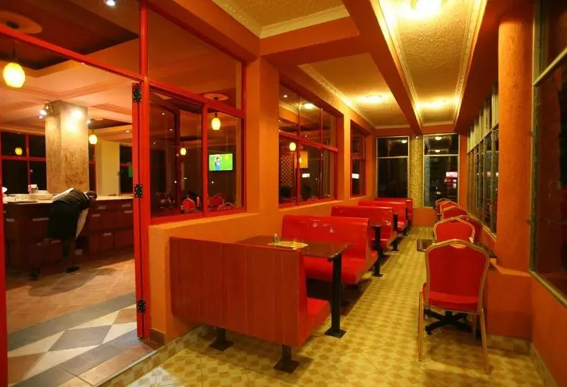 تختخواب و صبحانه Airport Seasons