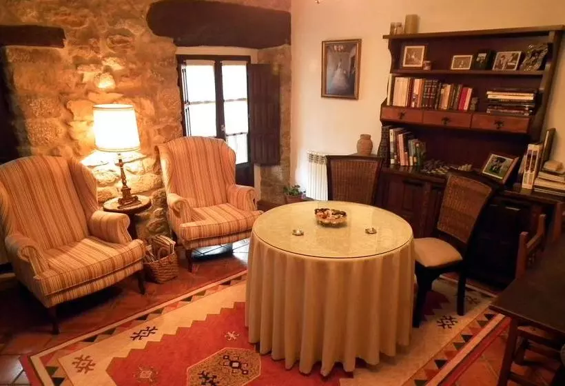 Aamiaismajoitus (B&B) Posada De Muño