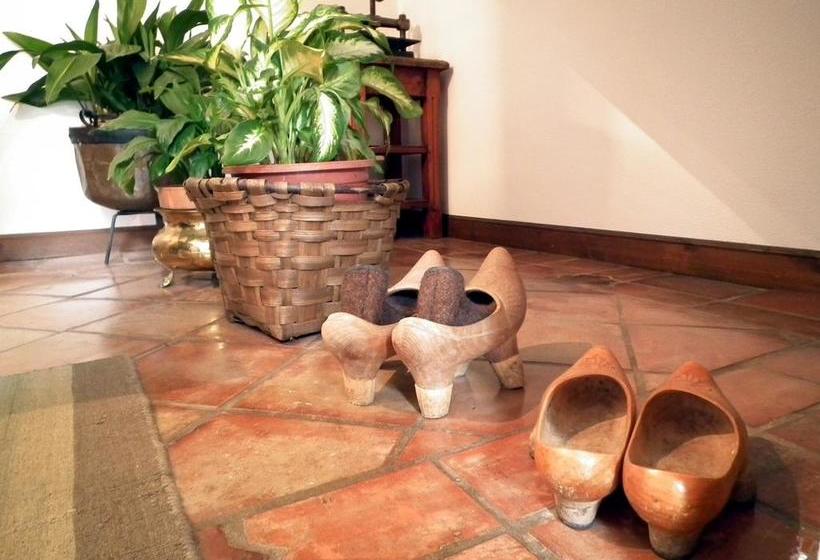 ベッドアンドブレックファースト Posada De Muño