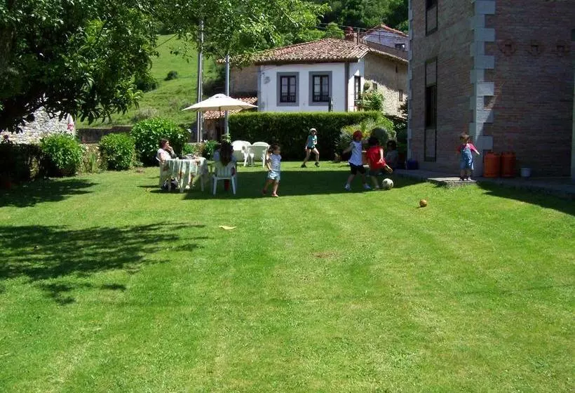 Aamiaismajoitus (B&B) Posada De Muño