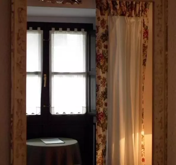 Aamiaismajoitus (B&B) Posada De Muño