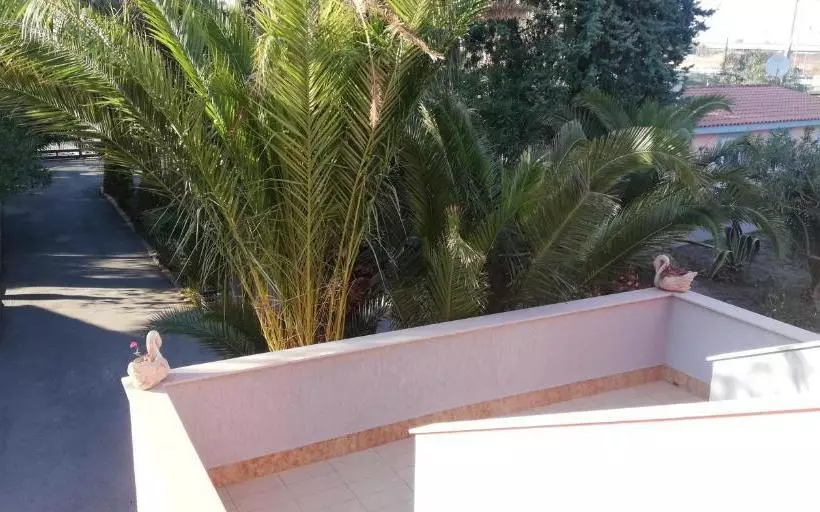 تختخواب و صبحانه Sea Garden Rooms