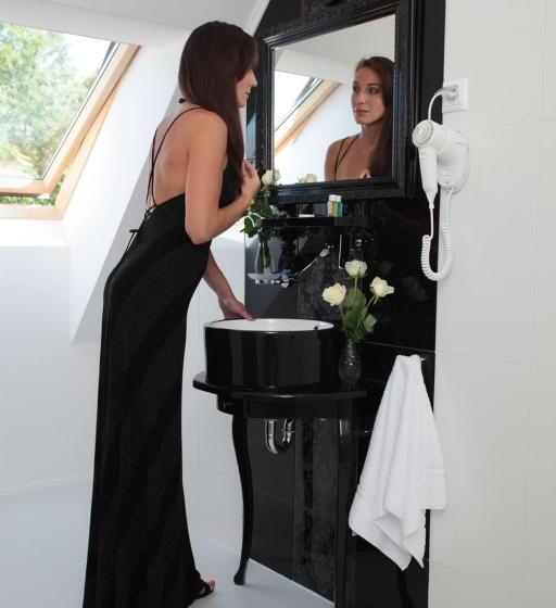 Отель Court Park