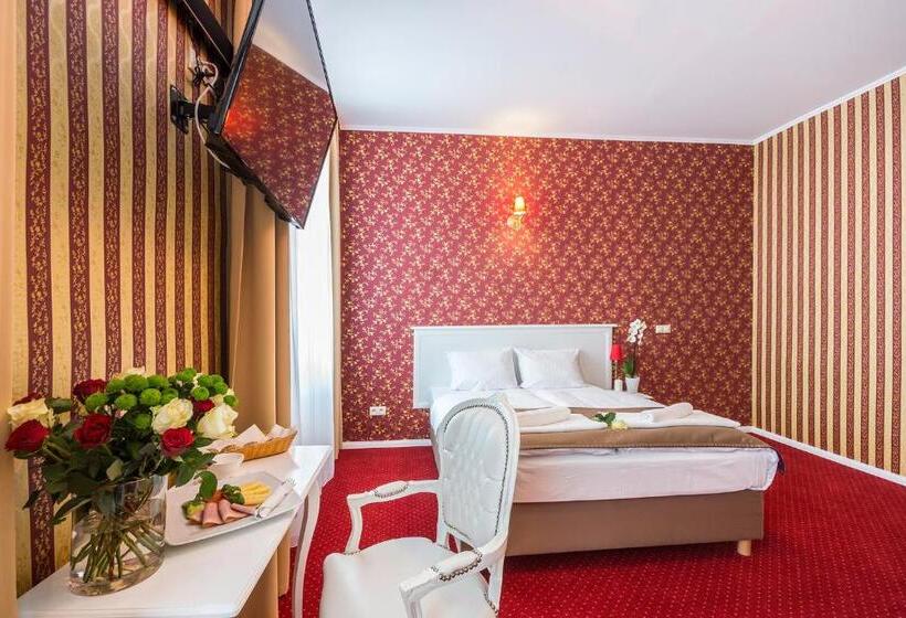 Отель Court Park