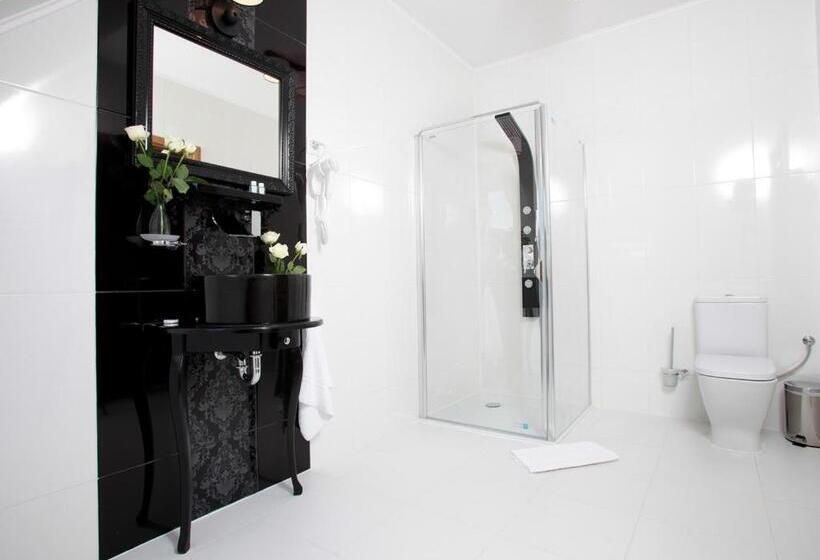 Отель Court Park