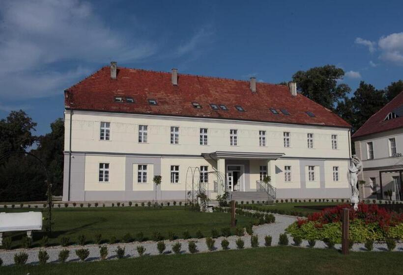 Отель Court Park