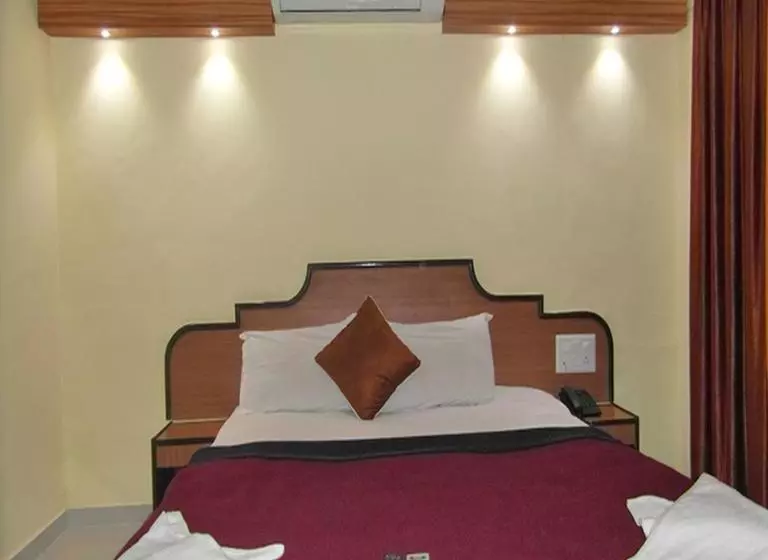 ホテル Dariya Darshan