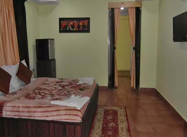 ホテル Dariya Darshan