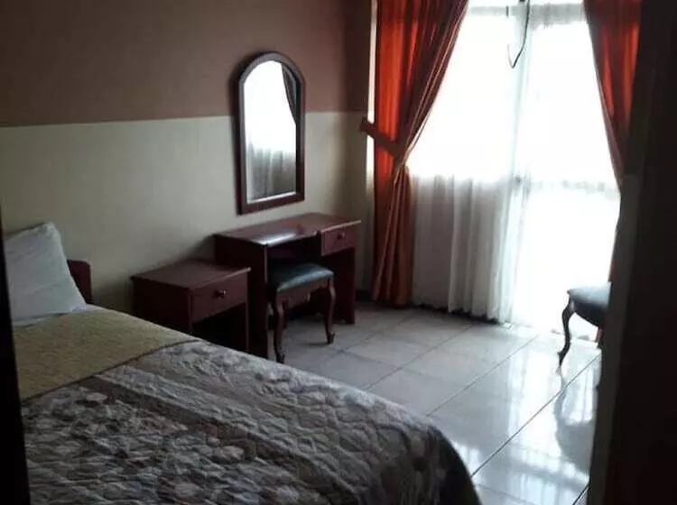 Hotelli Ecologico Riverside