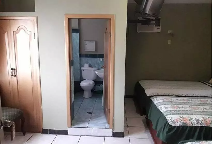 Hotelli Ecologico Riverside