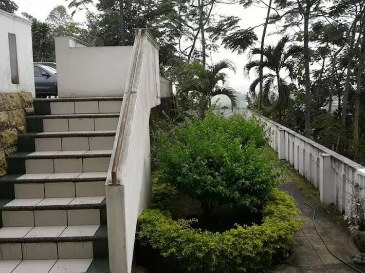 Hotelli Ecologico Riverside