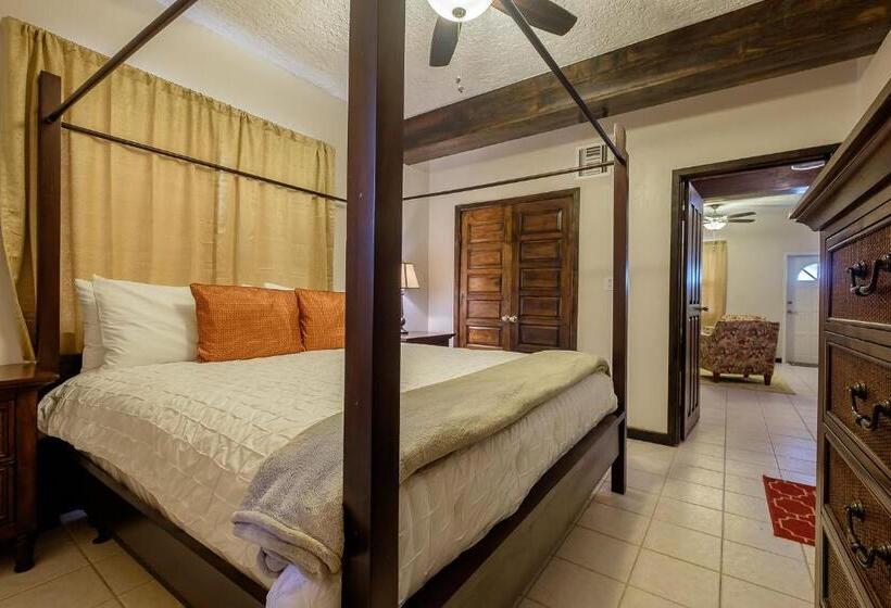 هتل The Palapa House