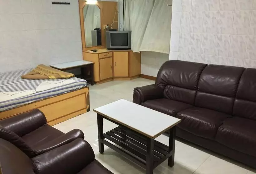 Hotel Victory Mansion