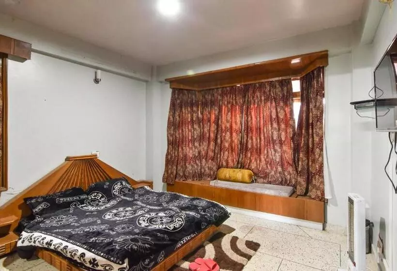ベッドアンドブレックファースト Dhanlaxmi Apartments