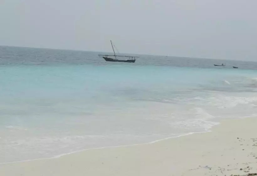 تختخواب و صبحانه Faridu Beach Bungalows