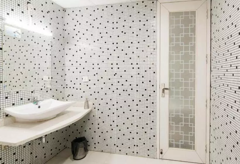 ベッドアンドブレックファースト Treebo House Inn