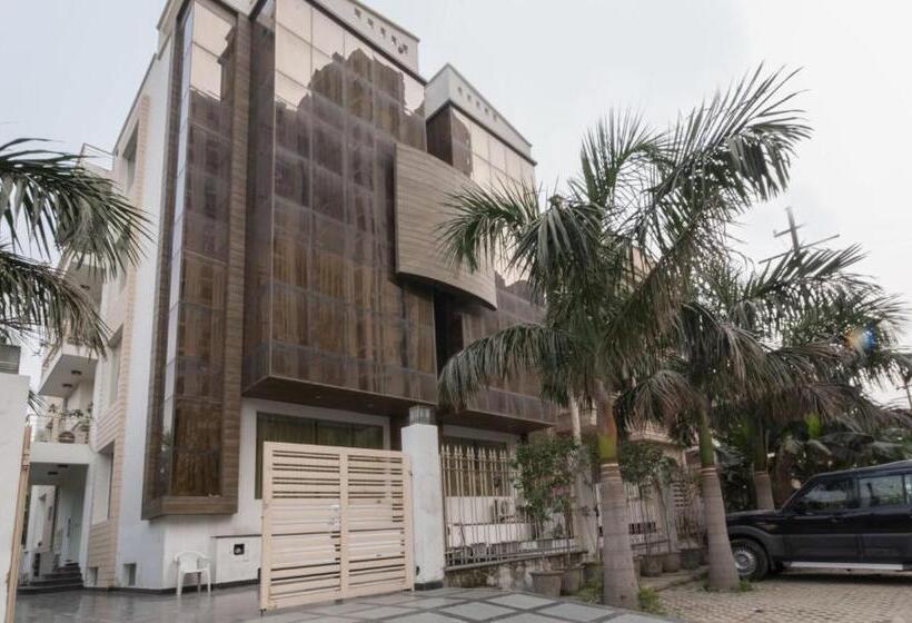 צימר Treebo House Inn