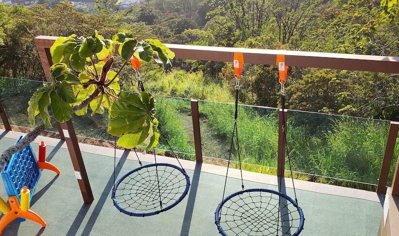 هتل Chira Glamping Monteverde