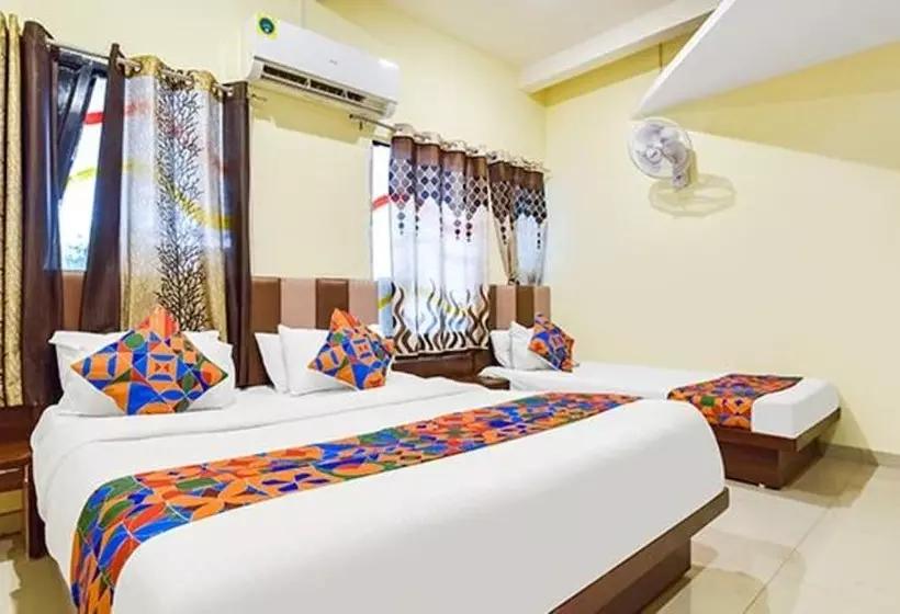 Hotelli Fabexpress Poonam Palace