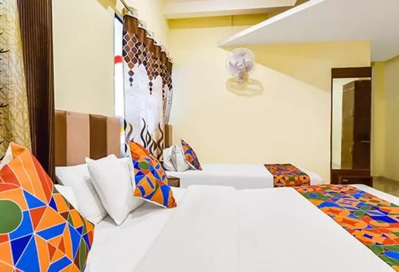 Hotelli Fabexpress Poonam Palace