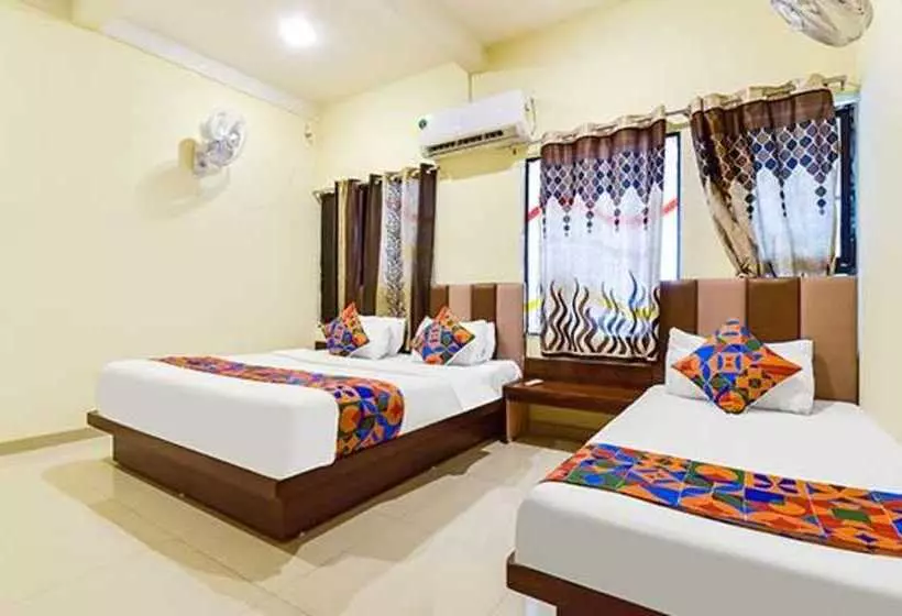 Hotelli Fabexpress Poonam Palace