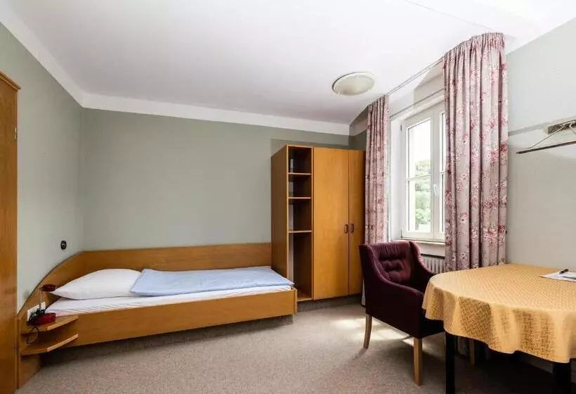 Hotelli Gästehaus In Der Brückenstraße Jagsthausen