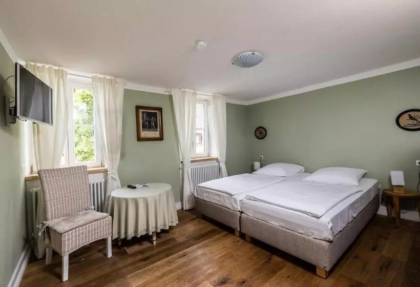 Hotelli Gästehaus In Der Brückenstraße Jagsthausen