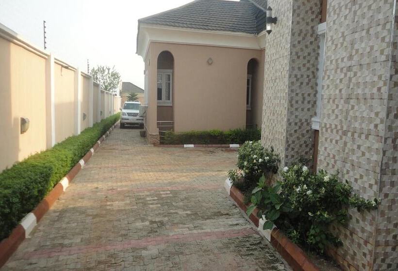 هتل Heritage Courtyard