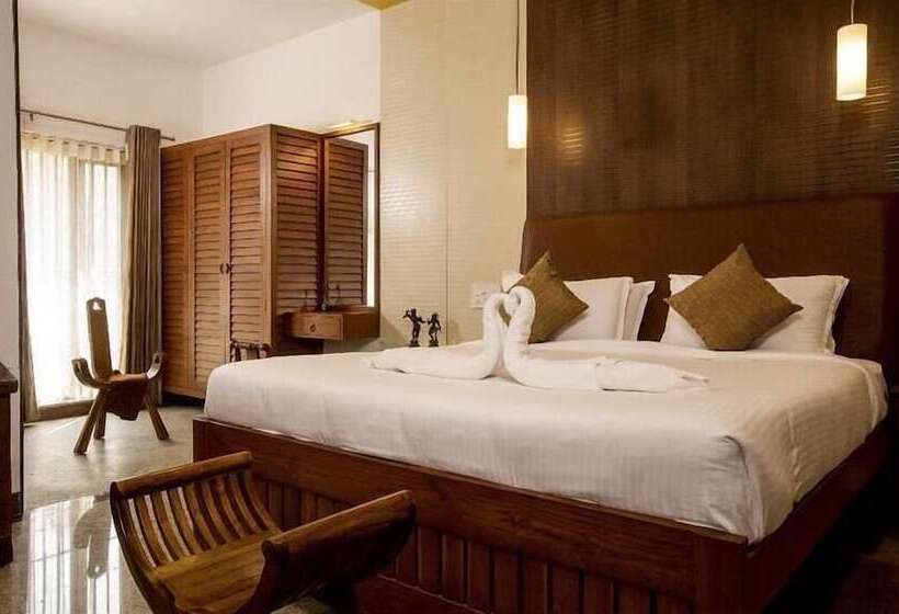 Отель Mayapuri Amira