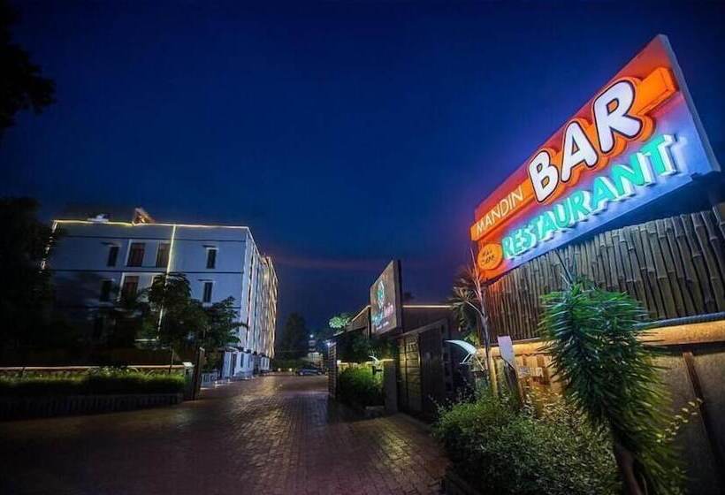 Отель Mayapuri Amira