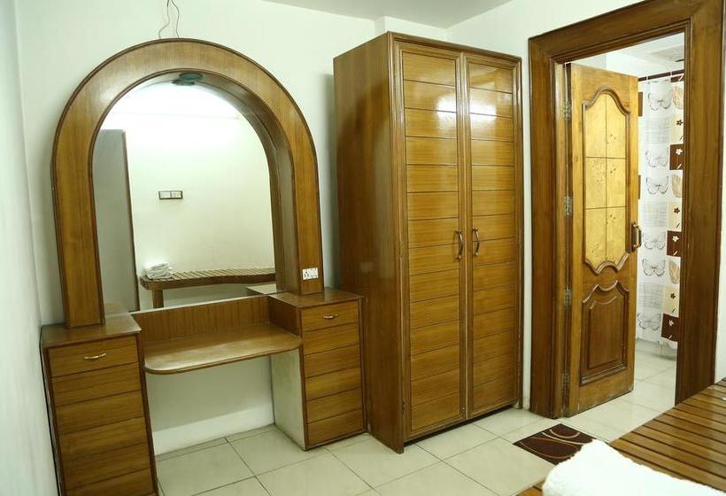 هتل Narain Continental