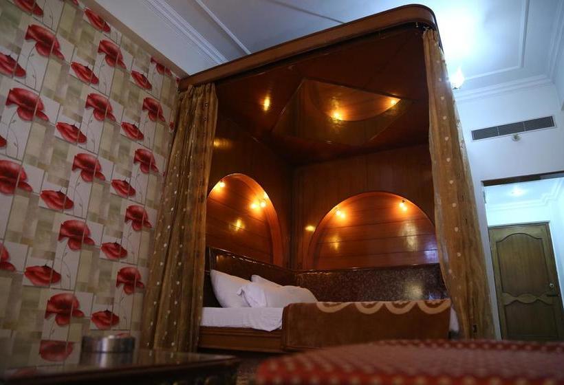 هتل Narain Continental