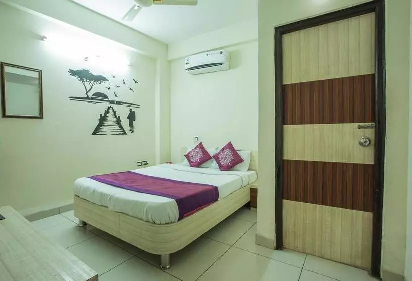 ホテル Mehar Residency