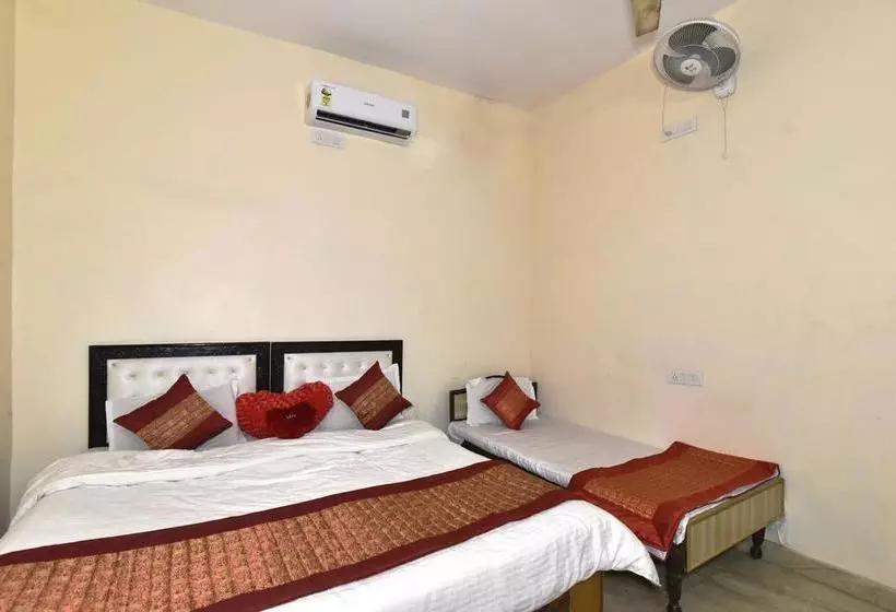 Wow Backpackers Hostels