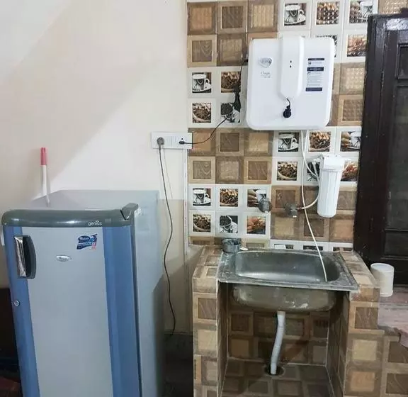 Wow Backpackers Hostels