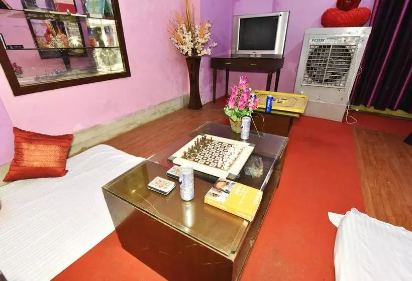 Wow Backpackers Hostels