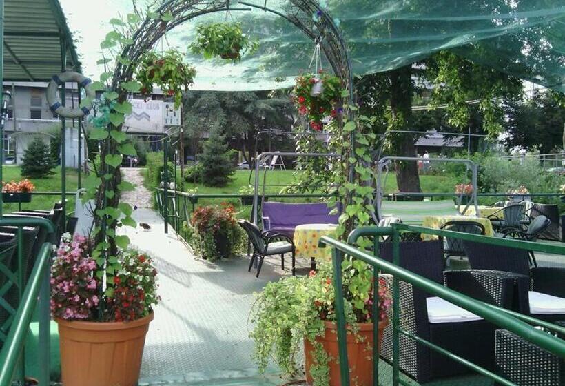 هاستل Splav Guest Hause Gusar