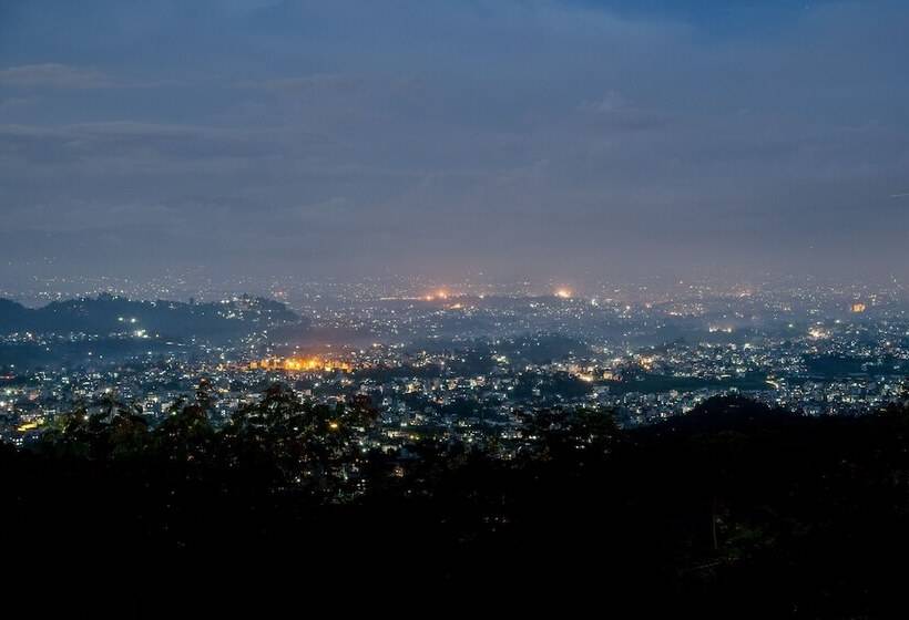 تختخواب و صبحانه Shivapuri Heights Cottage