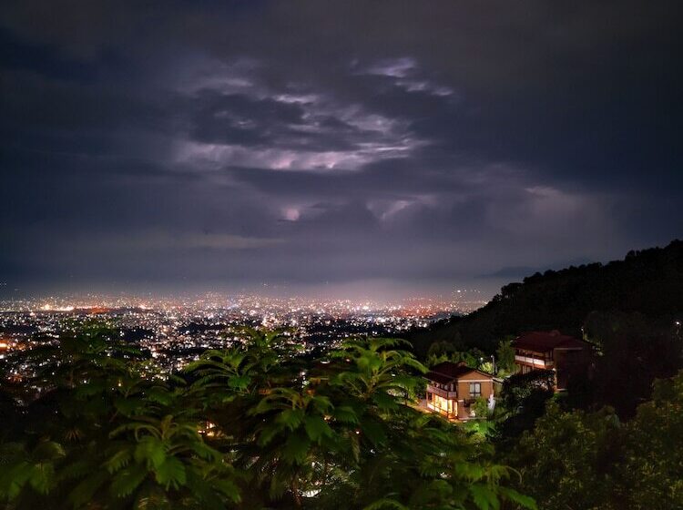 تختخواب و صبحانه Shivapuri Heights Cottage