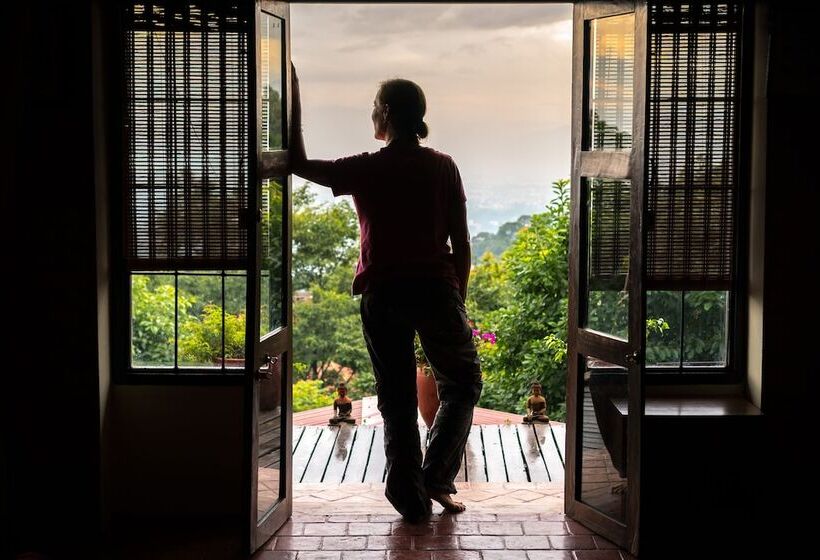 تختخواب و صبحانه Shivapuri Heights Cottage