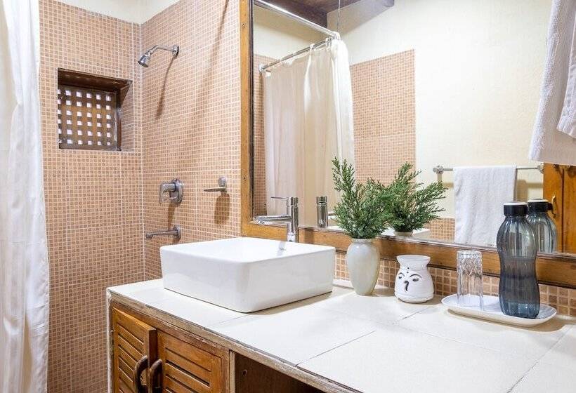 تختخواب و صبحانه Shivapuri Heights Cottage