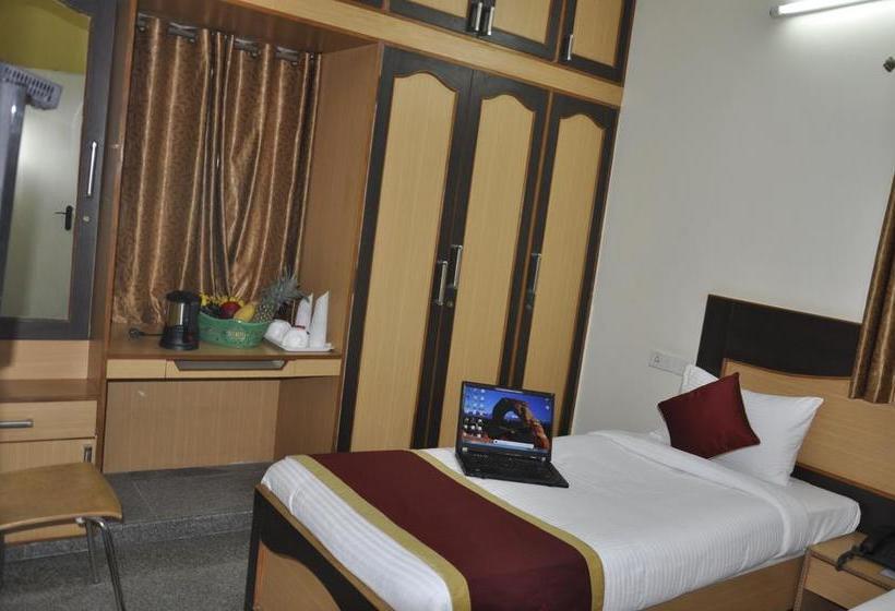 Hotel Clara Prime Inn