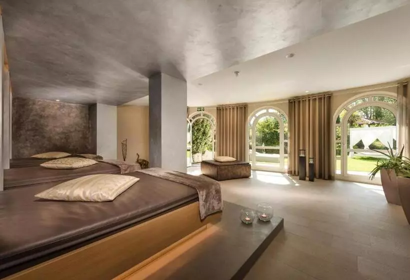 Hotelli Fayn Garden Retreat