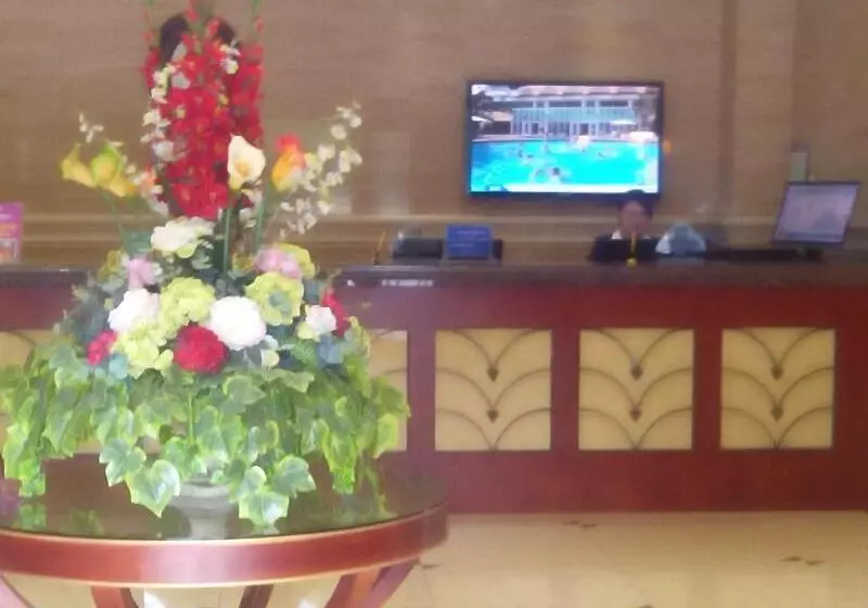 Hotelli Greentree Inn Jiaxing Zhapu Jiulong Mountain Express